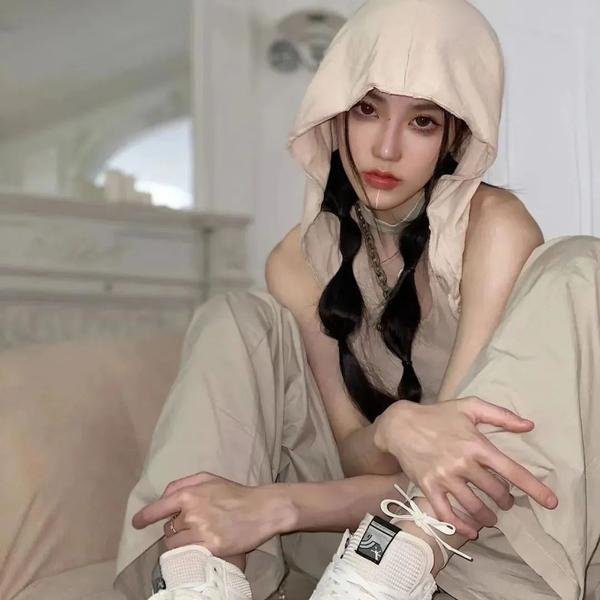 底层的珍珠 海报